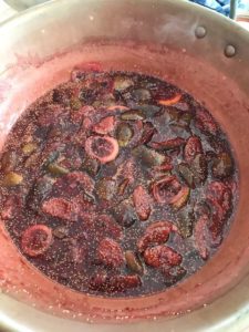 making fig jam